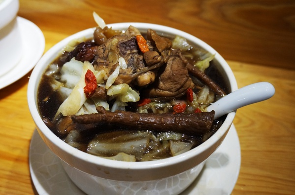 雙月食品社：善導寺：雙月食品社 - 四季皆宜的養生美食/料多又實在!