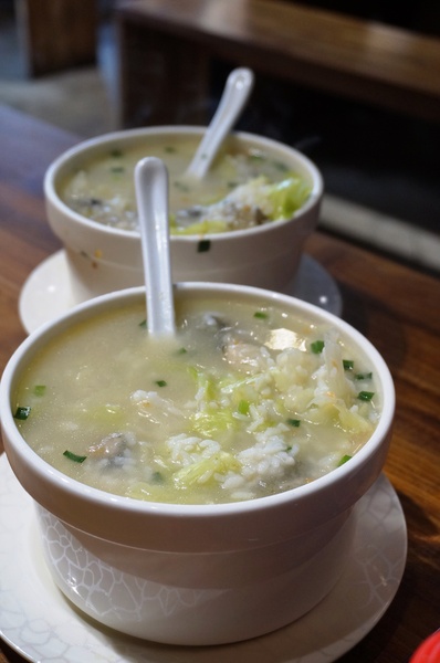 雙月食品社：善導寺：雙月食品社 - 四季皆宜的養生美食/料多又實在!