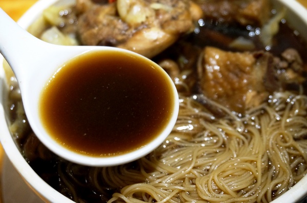 雙月食品社：善導寺：雙月食品社 - 四季皆宜的養生美食/料多又實在!