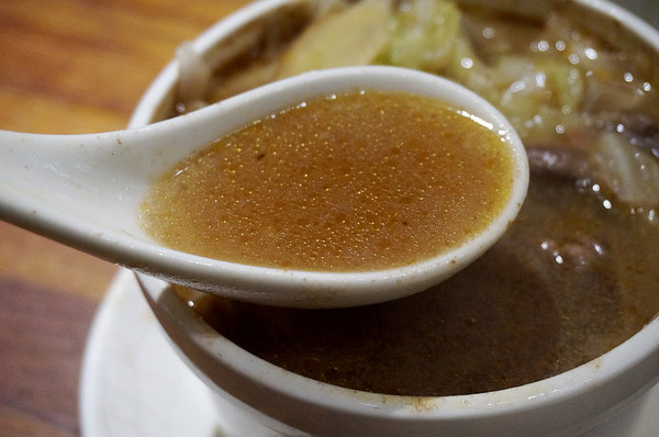 雙月食品社：[善導寺] 雙月食品社：零度體感的寒冬，就是要來碗麻油豬心湯～