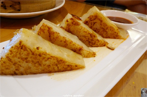 新港茶餐廳：[西門町小旅行]台北 捷運西門站 新港茶餐廳~人氣的新穎平價茶餐廳