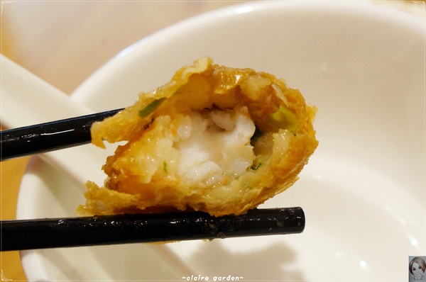 新港茶餐廳：[西門町小旅行]台北 捷運西門站 新港茶餐廳~人氣的新穎平價茶餐廳