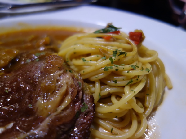 Dr. Pasta:Dr. Pasta+師大夜市+義大利麵+牛排+沙拉吧吃到飽+平價+奶油蔬菜義大利麵+沙朗牛排義大利麵+