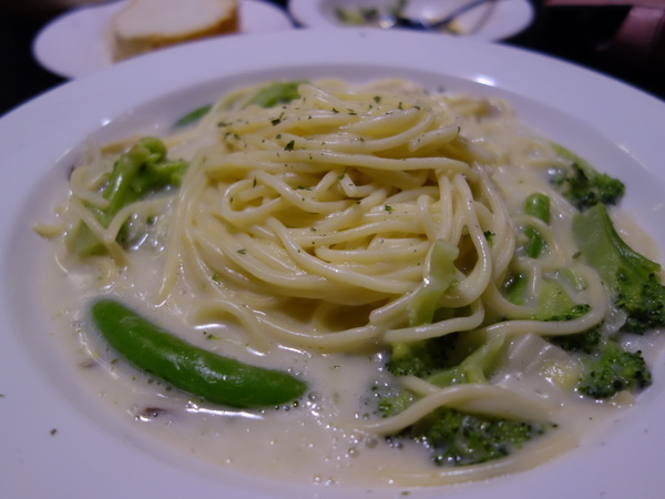 Dr. Pasta:Dr. Pasta+師大夜市+義大利麵+牛排+沙拉吧吃到飽+平價+奶油蔬菜義大利麵+沙朗牛排義大利麵+