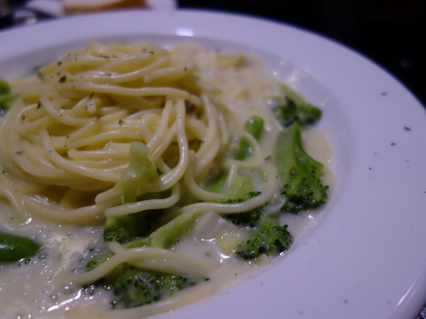 Dr. Pasta:Dr. Pasta+師大夜市+義大利麵+牛排+沙拉吧吃到飽+平價+奶油蔬菜義大利麵+沙朗牛排義大利麵+