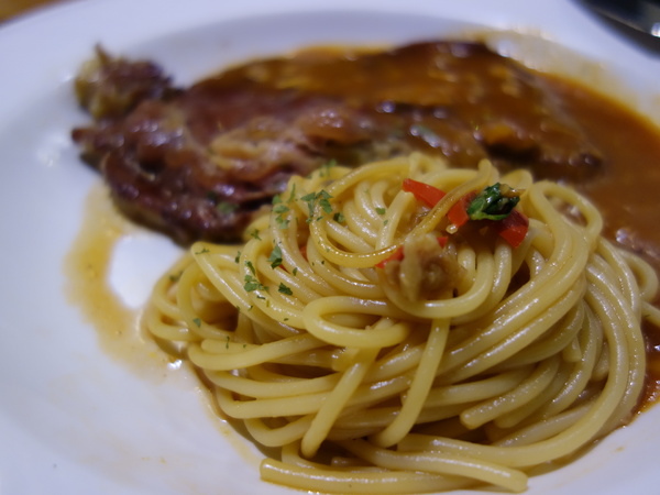 Dr. Pasta:Dr. Pasta+師大夜市+義大利麵+牛排+沙拉吧吃到飽+平價+奶油蔬菜義大利麵+沙朗牛排義大利麵+