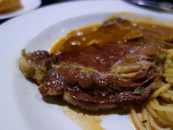 Dr. Pasta:Dr. Pasta+師大夜市+義大利麵+牛排+沙拉吧吃到飽+平價+奶油蔬菜義大利麵+沙朗牛排義大利麵+