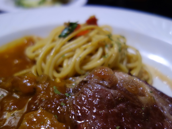 Dr. Pasta:Dr. Pasta+師大夜市+義大利麵+牛排+沙拉吧吃到飽+平價+奶油蔬菜義大利麵+沙朗牛排義大利麵+