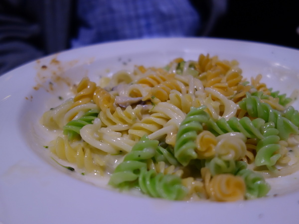 Dr. Pasta:Dr. Pasta+師大夜市+義大利麵+牛排+沙拉吧吃到飽+平價+奶油蔬菜義大利麵+沙朗牛排義大利麵+