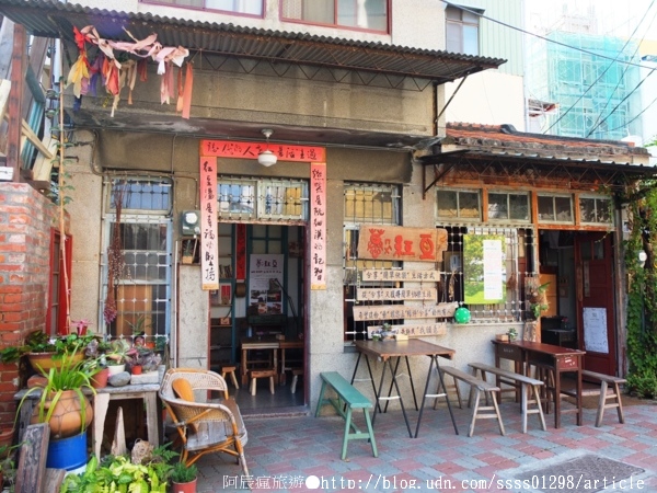 慕紅豆：【美食特搜。台南中西區】慕ㄇㄨˋ紅豆。柴燒紅豆湯 溫暖人心的甜味 巷弄裡的下午茶