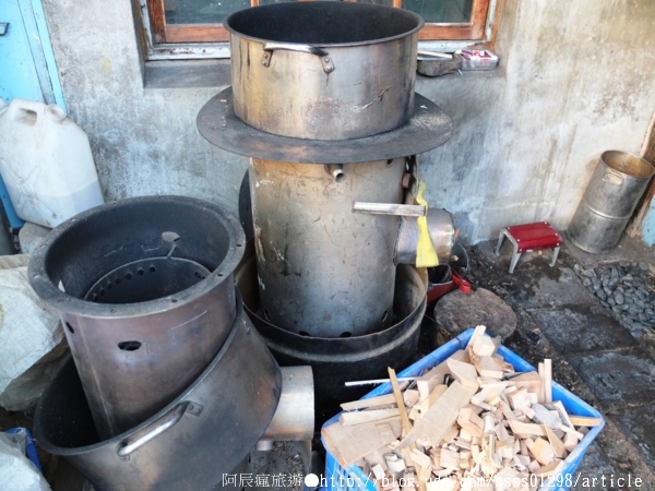 慕紅豆：【美食特搜。台南中西區】慕ㄇㄨˋ紅豆。柴燒紅豆湯 溫暖人心的甜味 巷弄裡的下午茶