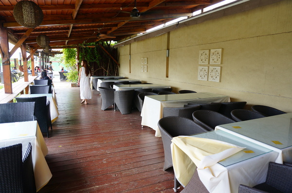 莫內咖啡:【桃園.新屋】莫內咖啡-『悠閒步調。南洋風情景觀餐廳』