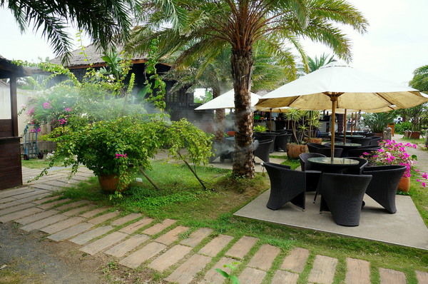 莫內咖啡:【桃園.新屋】莫內咖啡-『悠閒步調。南洋風情景觀餐廳』