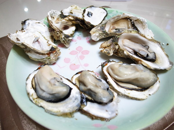 澎湖郭家賜福牡蠣：<宅配> 絕對新鮮帶殼牡蠣～澎湖郭家賜福