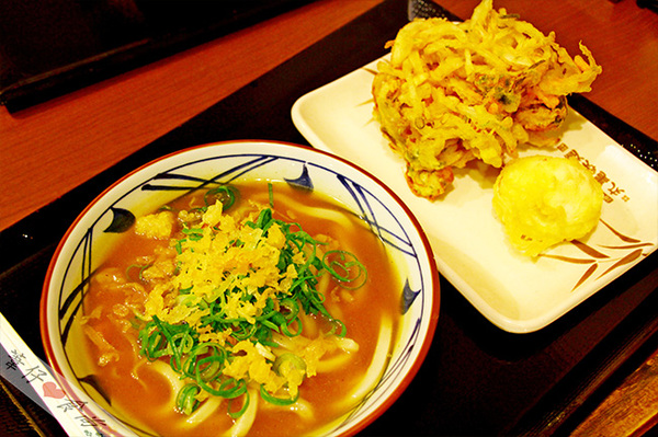 丸龜製麵(心齋橋店)：當濃濃山藥泥遇上半熟蛋的超美味烏龍!