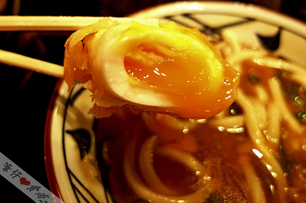 丸龜製麵(心齋橋店)：當濃濃山藥泥遇上半熟蛋的超美味烏龍!