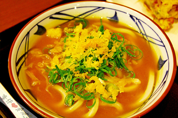 丸龜製麵(心齋橋店)：當濃濃山藥泥遇上半熟蛋的超美味烏龍!