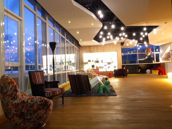 旗津道酒店In Young Hotel：＜住宿＞ 無敵海景 旗津道酒店 In Young Hotel