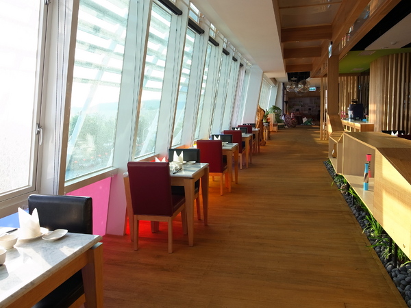 旗津道酒店In Young Hotel：＜住宿＞ 無敵海景 旗津道酒店 In Young Hotel