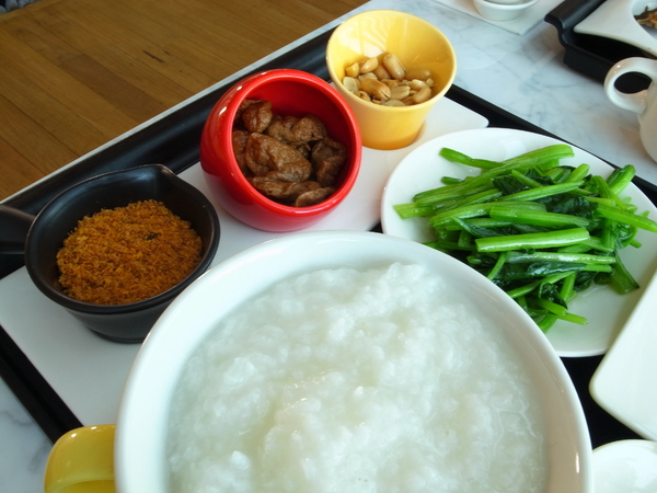 旗津道酒店In Young Hotel：＜住宿＞ 無敵海景 旗津道酒店 In Young Hotel