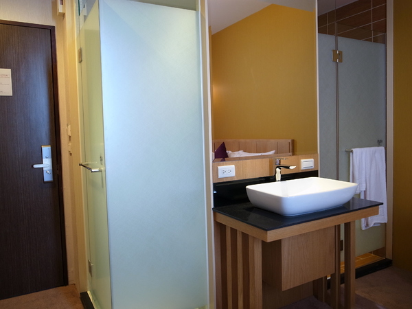 旗津道酒店In Young Hotel：＜住宿＞ 無敵海景 旗津道酒店 In Young Hotel