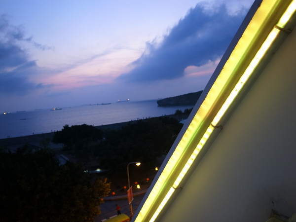 旗津道酒店In Young Hotel：＜住宿＞ 無敵海景 旗津道酒店 In Young Hotel