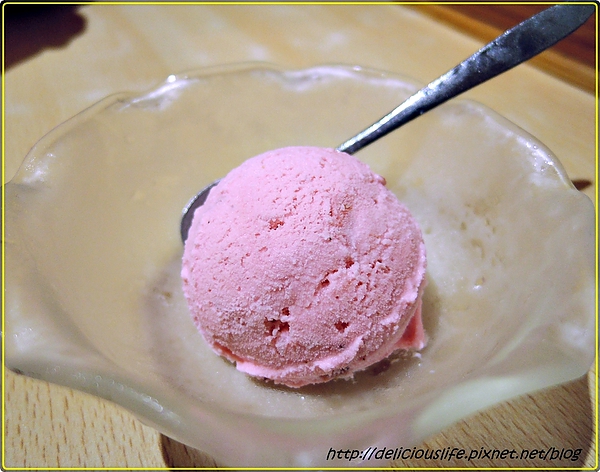 明治草莓冰淇淋1