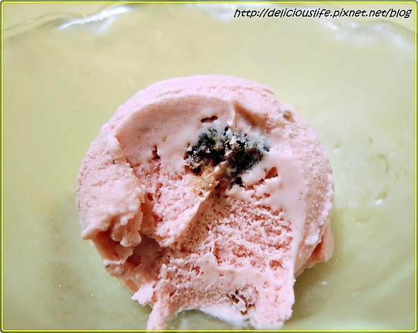 明治草莓冰淇淋2