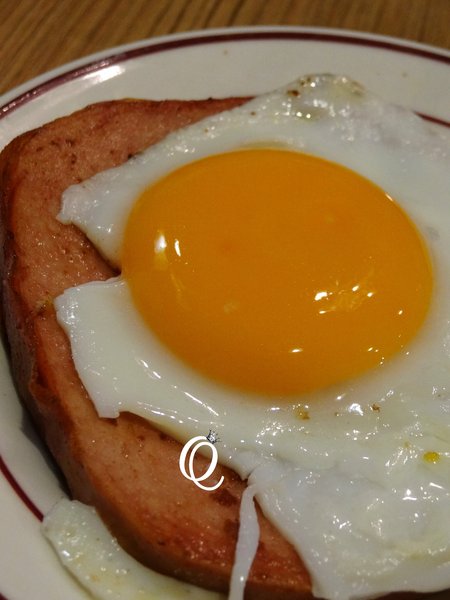 鯊魚咬土司(館前店)：歡樂時光不中斷~鯊魚咬吐司-Shark Bites Toast