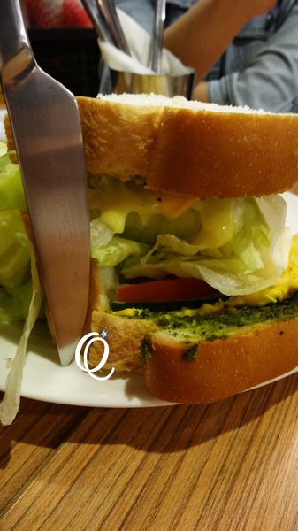 鯊魚咬土司(館前店)：歡樂時光不中斷~鯊魚咬吐司-Shark Bites Toast