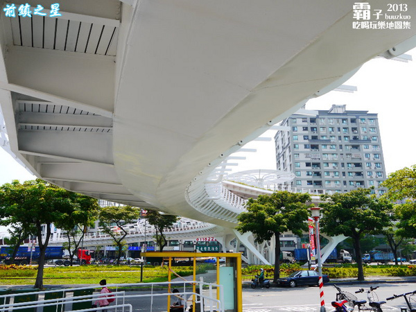 前鎮之星：「前鎮之星」飛翔吧！鋼鐵巨龍般的自行車橋