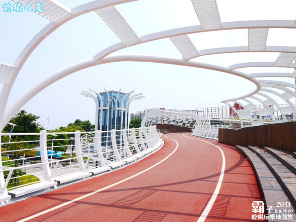 前鎮之星：「前鎮之星」飛翔吧！鋼鐵巨龍般的自行車橋