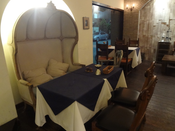 宇宙天堂 Paradise Space：1020126[官本金文愛台灣]宇宙天堂Paradise Space讓您的小宇宙無限爆發因為食物超好吃與美麗的歐洲風格