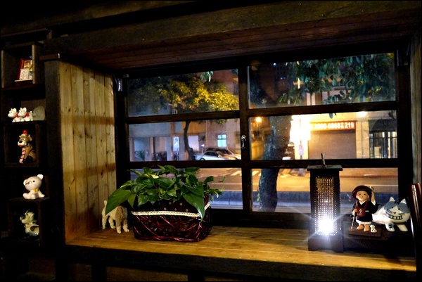 員崠子商號：【員崠子商號】東門美食。在老閣樓品茗好茶