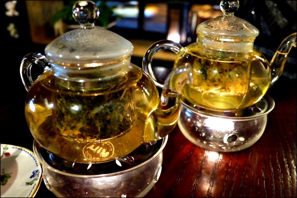 員崠子商號：【員崠子商號】東門美食。在老閣樓品茗好茶