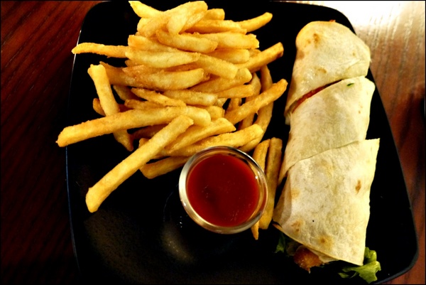 員崠子商號：【員崠子商號】東門美食。在老閣樓品茗好茶