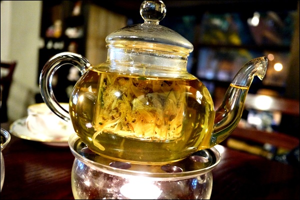 員崠子商號：【員崠子商號】東門美食。在老閣樓品茗好茶