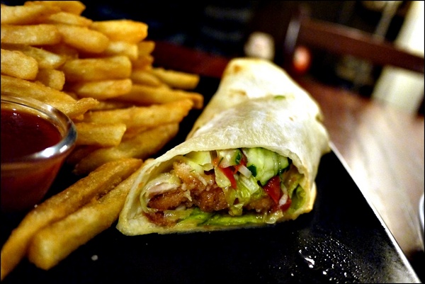 員崠子商號：【員崠子商號】東門美食。在老閣樓品茗好茶