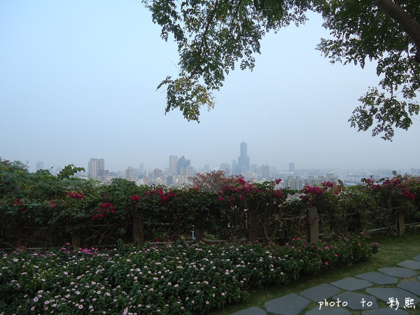壽山忠烈祠LOVE觀景台：【高雄。鼓山】 高雄忠烈祠~LOVE觀景台