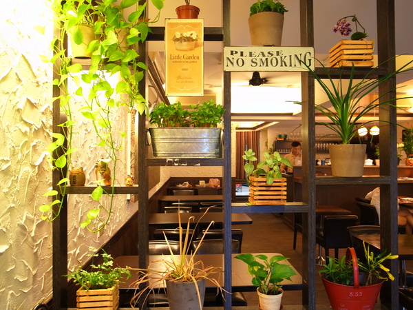 御膳煲 養身雞湯館:<試吃> 雞湯裡面有靈芝耶~御膳煲養身雞湯館