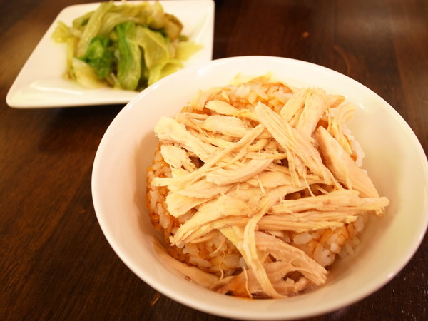 御膳煲 養身雞湯館:<試吃> 雞湯裡面有靈芝耶~御膳煲養身雞湯館