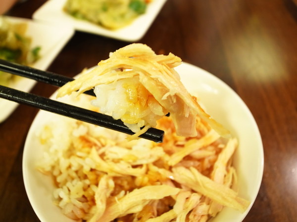 御膳煲 養身雞湯館:<試吃> 雞湯裡面有靈芝耶~御膳煲養身雞湯館