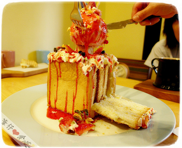 Together：吐司流血了？原來是together超夯半價草莓之蜜糖土司來襲!