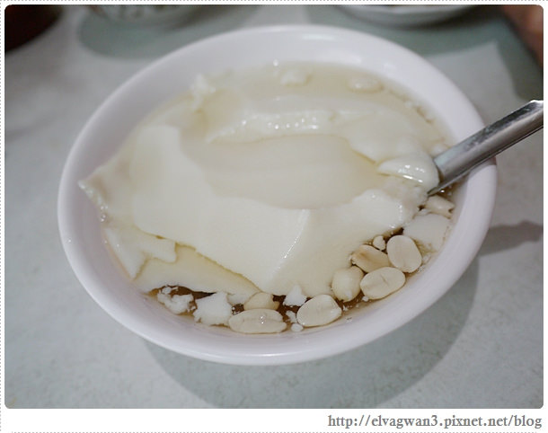 蹦康肉圓-花蓮-吉安鄉-銅板美食-老店-山洞旁邊的肉圓-豆花-小吃店-花蓮美食推薦-在地人都吃-第二代經營-手工製作-每天現做-14-711-1