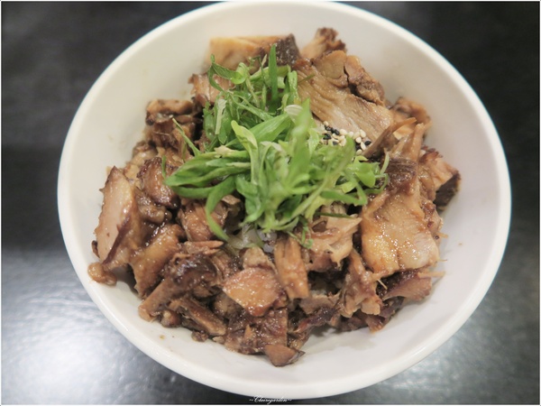 一騎拉麵：台北 捷運民權西路站 一騎拉麵 ~北海道札幌濃郁拉麵之美味豬肉塊蓋飯