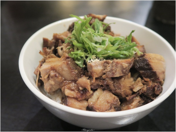 一騎拉麵：台北 捷運民權西路站 一騎拉麵 ~北海道札幌濃郁拉麵之美味豬肉塊蓋飯