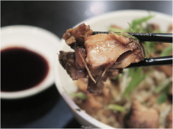 一騎拉麵：台北 捷運民權西路站 一騎拉麵 ~北海道札幌濃郁拉麵之美味豬肉塊蓋飯