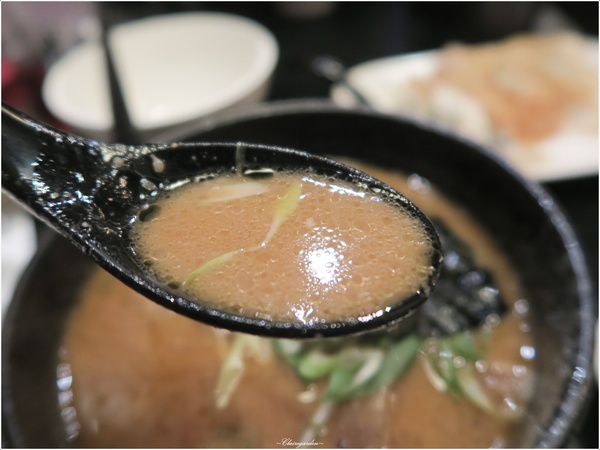 一騎拉麵：台北 捷運民權西路站 一騎拉麵 ~北海道札幌濃郁拉麵之美味豬肉塊蓋飯