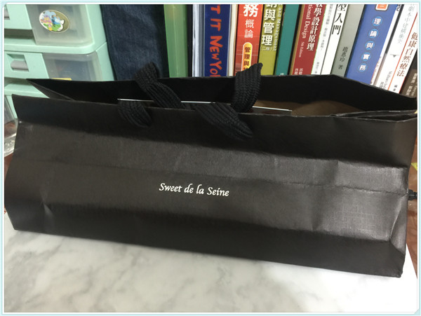 COCOMAKER 可可美克巧克力：想跟巧克力來場完美的邂逅嗎？來COCOMAKER 可可美克巧克力就對哩！精緻小店、舒適空間、舒心甜食、樣樣動心！