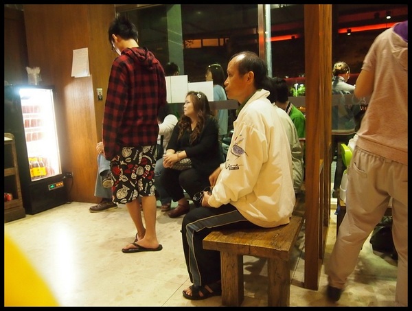 四川段純貞牛肉麵:【新竹武陵路】四川段純貞牛肉麵-誇張到不行的排隊人潮